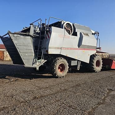 сельхозтехника комбайн: Комбайн зерноуборочный Rostselmash Vector 410 с кукурузной жаткой — 4