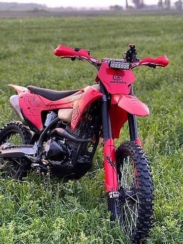 gbt dc: Гравировка на Эндуро/кросс мотоцикл GASGAS с заливкой рисунка черным — 1