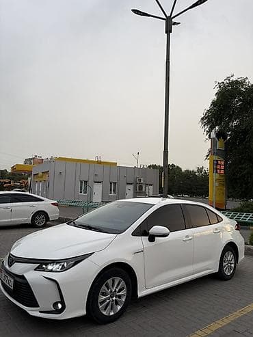 step 2: Toyota Corolla: 2022 г., 1.8 л, Автомат, Гибрид, Седан — 3