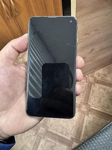 Мобильные телефоны и аксессуары: Samsung Galaxy S10e, цвет - Зеленый — 2