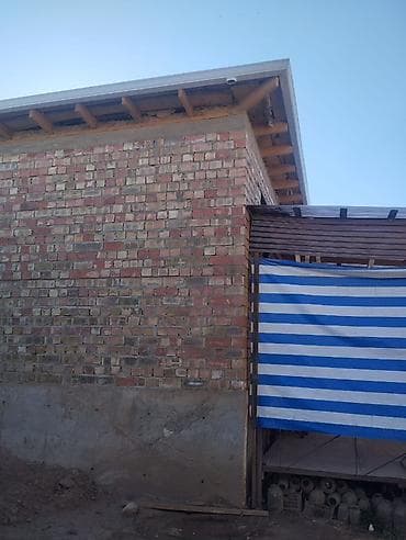 куплю модульный дом: Одноэтажный кирпичный дом в стадии строительства. Уй сатылат размери — 2