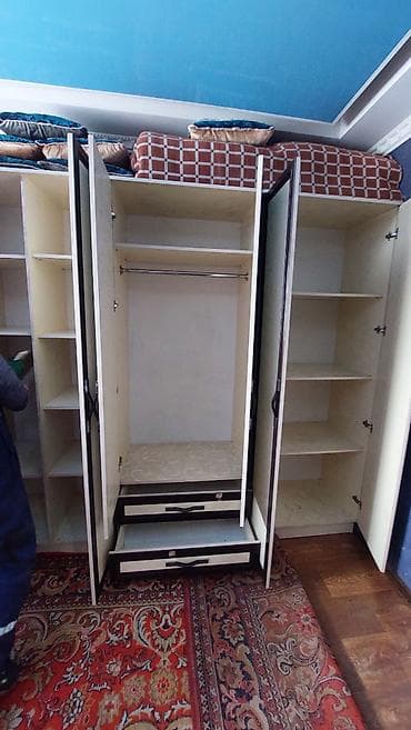 Дом и сад: Продаётся спальный гарнитур (комплект мебели) В комплект входит: ✔️ — 6