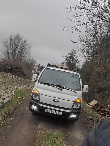 Hyundai Porter (изображён на фото) — компактный грузовой бортовой lalafo.kg да Hyundai Porter (изображён на фото) — компактный грузовой бортовой
