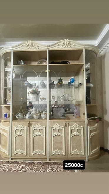 Срочно продается сервант.
20000. Обращаться по номеру at lalafo.kg Срочно продается сервант.
20000. Обращаться по номеру
