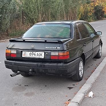 ош ишкаван: Volkswagen Passat: 1994 г., 0.2 - engine capacity л, Кол менен иштөөчү, Бензин, Седан — 5