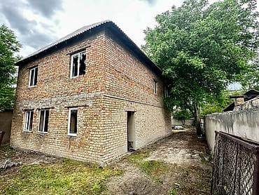 частный дом лебединовка: Продаётся кирпичный дом с огороженным участком. Лебединовка, переулок — 6