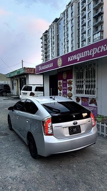 prius: Toyota Prius: 2015 г., 1.8 л, Вариатор, Гибрид, Лифтбек — 4