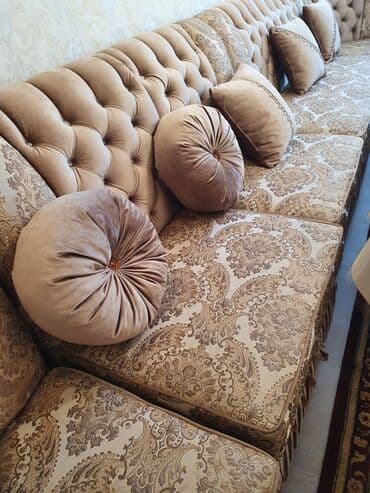 прямой диван 4 метра: Продаётся мягкий уголок (диван), состояние идеальное, размер в длину — 5