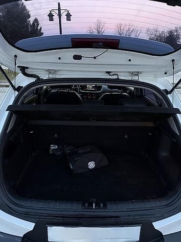 c4 a6: Kia Stonic: 2018 г., 1.6 л, Робот, Дизель, Кроссовер — 10