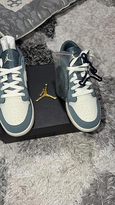 under armaur: Мужские кроссовки, 37.5, Nike, Новый, цвет - Голубой, Платная доставка — 1