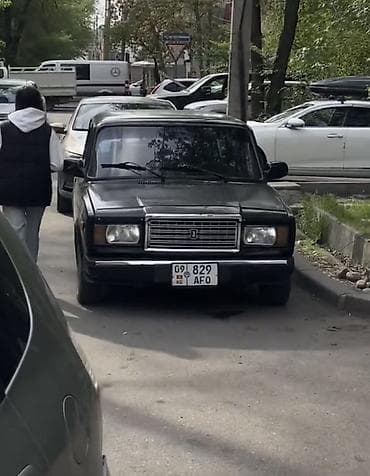 Унаа: ВАЗ (ЛАДА) 2107: 2005 г., 1.6 л, Кол менен иштөөчү, Бензин, Седан — 4