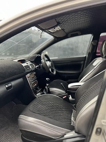 Продажа авто: Toyota Avensis: 2004 г., 2 л, Механика, Бензин, Седан — 8