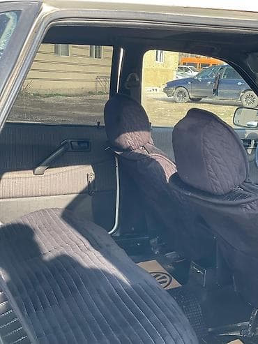 Volkswagen: Volkswagen Passat: 1991 г., 1.8 л, Механика, Бензин, Седан — 8