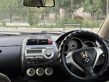 лобовое стекло на срв: Honda Fit: 2004 г., 1.3 л, Вариатор, Бензин, Хэтчбэк — 5