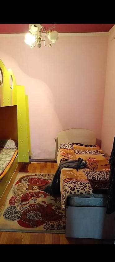 Бөлмөлөр: 60 м², 4 бөлмө, Забор, тосулган — 4