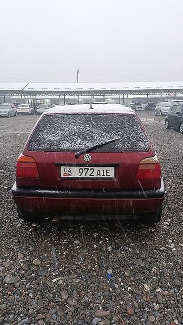 Volkswagen Golf: 1992 г., 1.8 л, Механика, Бензин, Хэтчбэк