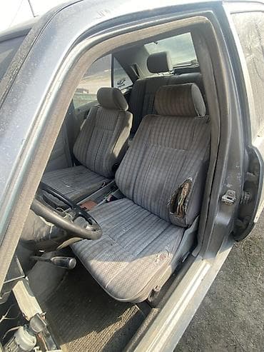 camry 2 4: Mercedes-Benz W124: 1990 г., 2 л, Ручные, Бензин, Седан — 6