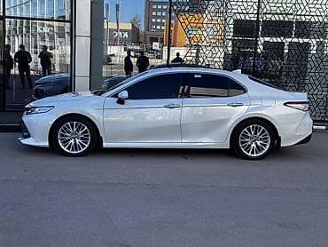 jac t8: Toyota Camry: 2018 г., 2.5 л, Автомат, Бензин, Седан — 4