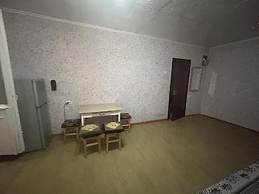 простой: В помещении есть:
- — 1
