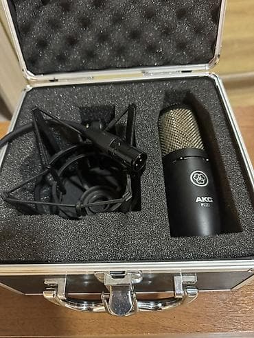 музыкальный мобиль: Конденсаторный студийный микрофон AKG P220 в фирменном кейсе — 1