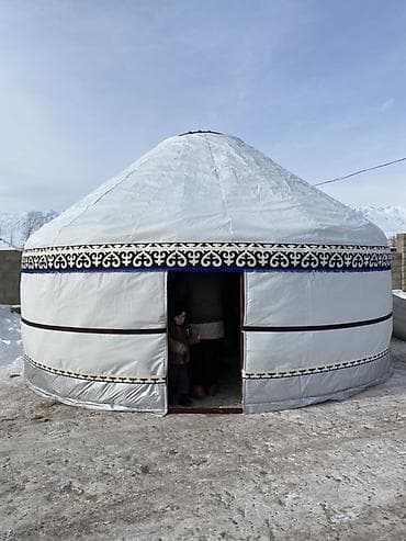 Спорт и хобби: Юрта традиционного типа с полным комплектом. Характеристики: - — 1