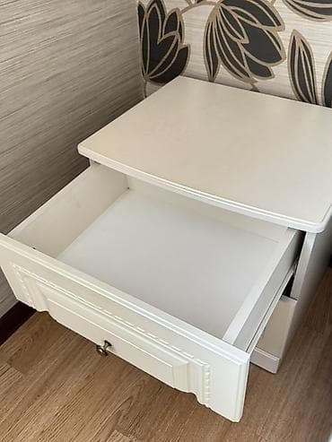 Спальные гарнитуры: Спальный гарнитур в классическом стиле, цвет айвори/молочный, с резным — 6