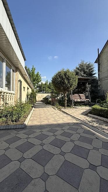 🏡 **СРОЧНО ПРОДАЕТСЯ 2-этажный дом!** ✨ 5 комнат 📐 Общая площадь — at lalafo.kg 🏡 **СРОЧНО ПРОДАЕТСЯ 2-этажный дом!** ✨ 5 комнат 📐 Общая площадь —
