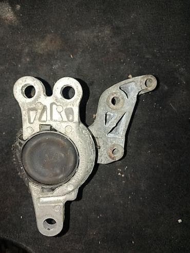 s7 fe: Подушка мотора Renault 2018 г. — 2