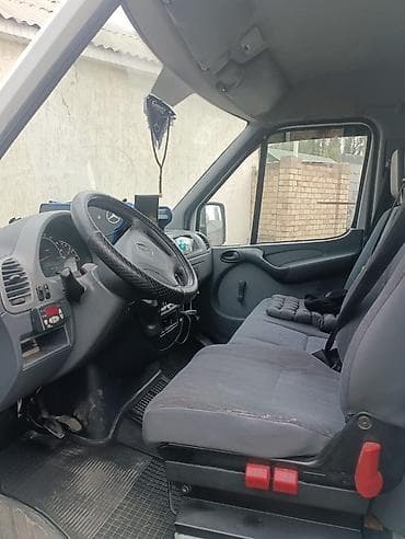 короткая база: Рефрижераторный фургон на базе Mercedes-Benz Sprinter (длинная база — 3