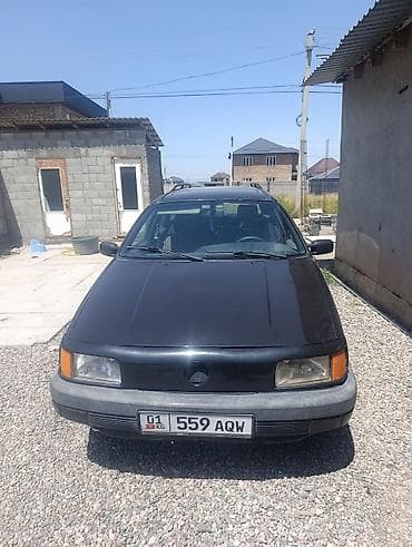 пушистый коврик: Volkswagen Passat: 1991 г., Механика, Бензин, Универсал — 2