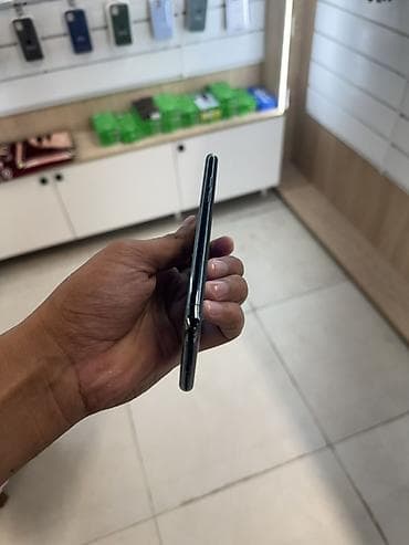 iphone se2020: IPhone 11 Pro, Matte Midnight Green — 4