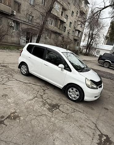 вито 2 3: Honda Fit: 2002 г., 1.3 л, Автомат, Бензин, Хэтчбэк — 5