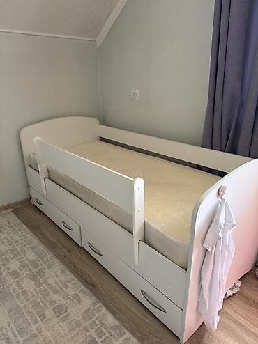 sofa bed: Односпальная кровать, Б/у, С матрасом, длина - 180 см — 2