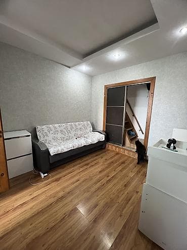 продаю квартиру 7мкр: 3 комнаты, 60 м², 12 этаж — 7