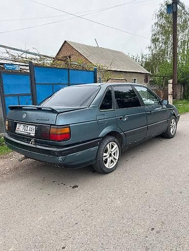 Volkswagen Passat: 1988 г., 1.8 л, Ручные, Седан