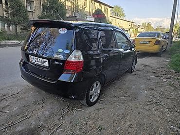 хундай старекс 1: Honda Jazz: 2003 г., 1.3 л, Кол менен иштөөчү, Бензин, Хетчбек — 2