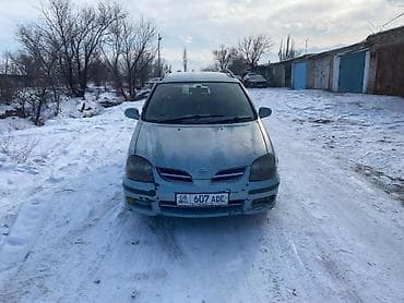 форд машина: Компактвэн/хэтчбек 5‑дверный, светло‑голубой цвет кузова. Просторный — 3