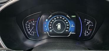 Автомобиль — кроссовер с автоматической коробкой передач и богатым