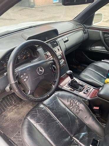 мерс авто: Mercedes-Benz E-Class: 2001 г., 2.2 л, Ручные, Дизель, Седан — 8