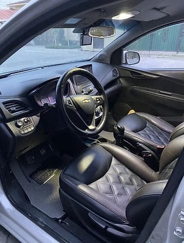 shevralet spark: Chevrolet Spark: 2017 г., 1 л, Механика, Бензин, Хэтчбэк — 7