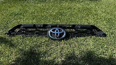 lend cruizer: Решетка радиатора Toyota Оригинал — 4