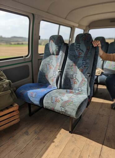 школьную форму на мальчика: Автобусное сиденье, Ткань, текстиль, Mercedes-Benz — 1