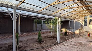 домики афрейм: - Кирпичный дом c остеклённой верандой/зимним садом по фасаду. - — 3