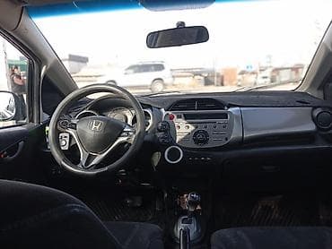 Продажа авто: Honda Fit: 2009 г., 1.3 л, Робот, Бензин, Хэтчбэк — 10