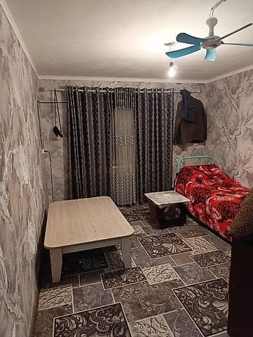 продажа квартир в аламидин 1: Жер уй сатылат. Кадамжайда семейный магазин дин тушунда — 3