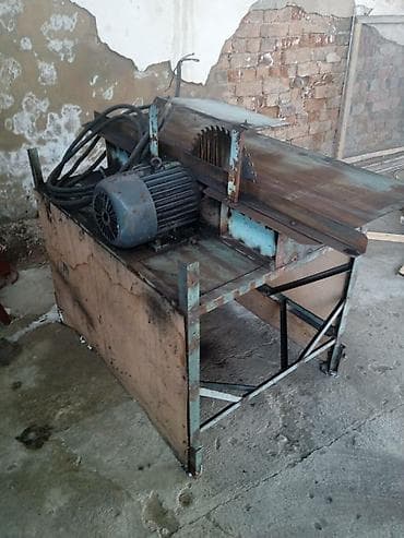 Продаю циркулярный самодельный станок.работает идеально.движок