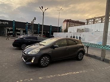 rx 2016: Toyota Prius C: 2016 г., 1.5 л, Автомат, Гибрид, Хэтчбэк — 3