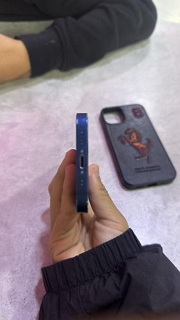 x 256: IPhone 12, 64 ГБ, Синий, Чехол, 70 % — 6