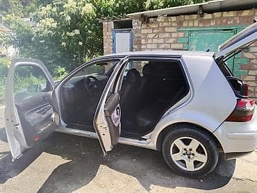 Volkswagen Golf: 1999 г., Механика, Хэтчбэк