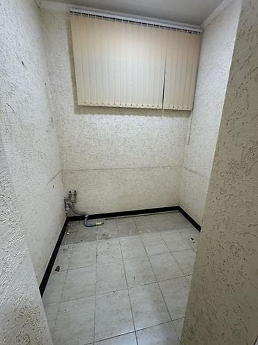 обменный пункт: Продаётся коммерческое помещение !! Цокольный этаж с отдельным входом — 10